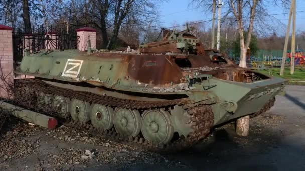 Eksplodował Spalił Mtlb Pojazdy Pancerne Armii Rosyjskiej Ukraińskim Mieście Wojna — Wideo stockowe