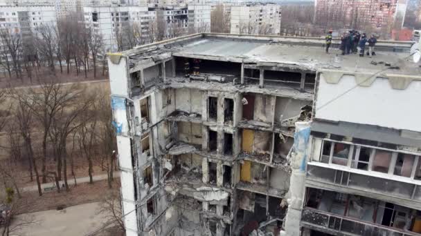 ウクライナのハリコフ 2023年1月25日 ロシア軍の打撃により破壊され ウクライナの都市にある住宅用の複数階建ての建物 ロシア ウクライナ戦争2022 2023 — ストック動画