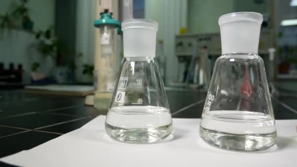Flasks Liquid Chemical Laboratory Laboratory Water Analysis — Wideo stockowe