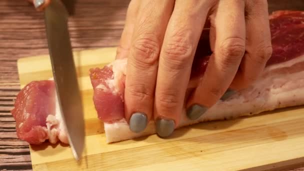 Cook Cuts Pieces Meat Lard Cutting Board Cooking Meat Dishes — Stockvideo