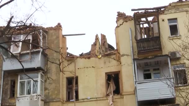 Destroyed Russian Missile Multi Storey Residential Building Ukrainian City Roof — Vídeo de Stock