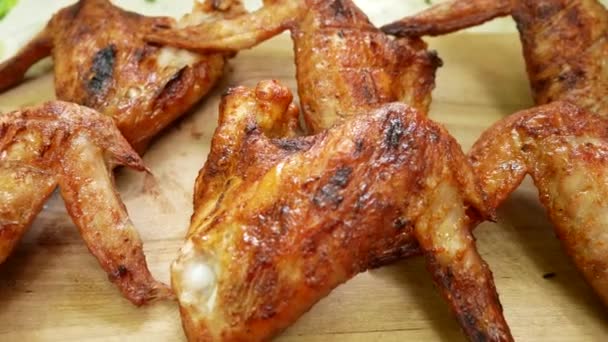 Fried Chicken Wings Fragrant Crispy Crust Grilled Chicken Picnic Nature — Stock Video