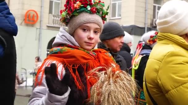 Kharkiv Ucrania Enero 2022 Una Chica Linda Con Disfraz Popular — Vídeo de stock