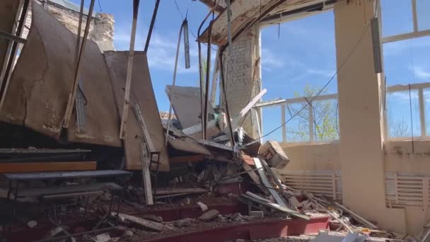 Κτίριο Του Ουκρανικού Πανεπιστημίου Καταστράφηκε Από Επίθεση Ρωσικού Πυροβολικού Κατεστραμμένη — Αρχείο Βίντεο