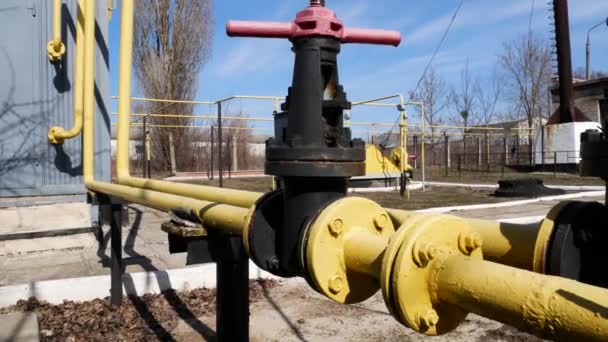 Yellow Gas Pipe Valve Gas Production Transportation Consumers High Pressure — Stock Video