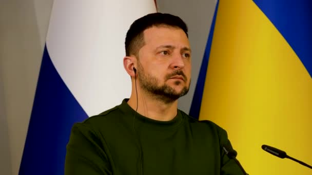 Kharkiv Ukrajna Március 2024 Ukrajna Elnöke Volodimir Zelensky Hallgat Bólint — Stock videók