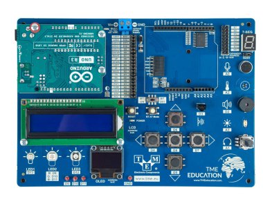 Bükreş, Romanya - 03 19-2024: TME-EDU-ARD-2 Arduino Uno ile uyumlu bir geliştirme tahtası ve mikro denetleyici programlamayı öğrenmenin ilk adımları için ideal