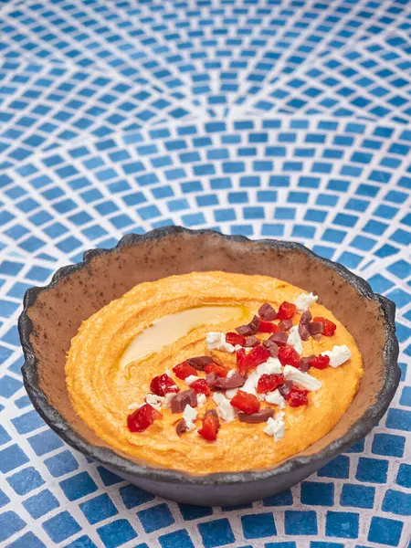 Htipiti Feta Peyniri Kavrulmuş Kırmızı Biberlere Dayalı Bir Yunan Aperatifi Telifsiz Stok Imajlar