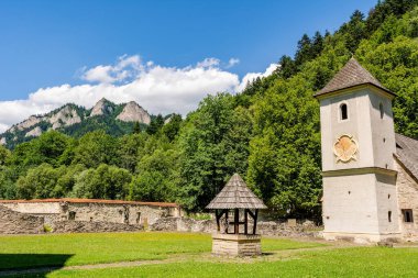 Cerveny Klastor 'daki Kızıl Manastır (Slovakya)