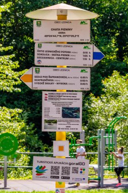 Slovakya 'daki Chata Pieniny yakınlarındaki işaret direği