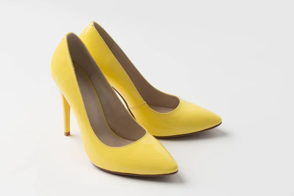 Elegantes Estiletes Piel Verano Mujer Charol Amarillo Nuevo Par Zapatos — Foto de Stock