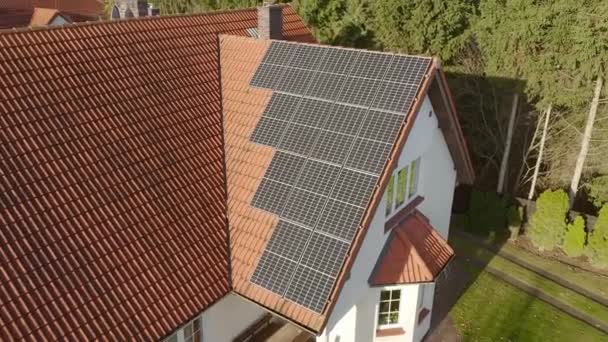 Eine Farm Mit Photovoltaik Solarzellen Zur Stromerzeugung Aus Sonnenenergie Auf — Stockvideo