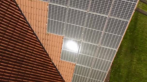 Oświetlenie Słoneczne Powierzchni Fotowoltaicznych Paneli Słonecznych Wytwarzania Energii Elektrycznej Energii — Wideo stockowe