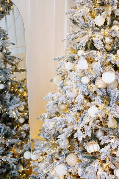 tree decorated with Christmas decor. designer Christmas tree decor