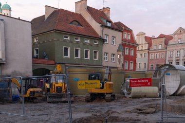 Polonya 'nın Poznan kentinin turizm merkezindeki eski pazar meydanının büyük ölçekli yenilenmesi.