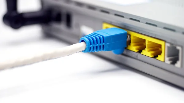 Réseau Lan Connexion Internet Câble Ethernet Rj45 Avec Routeur Modem — Photo