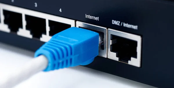 Rede Lan Conexão Internet Cabo Ethernet Rj45 Com Roteador Modem — Fotografia de Stock