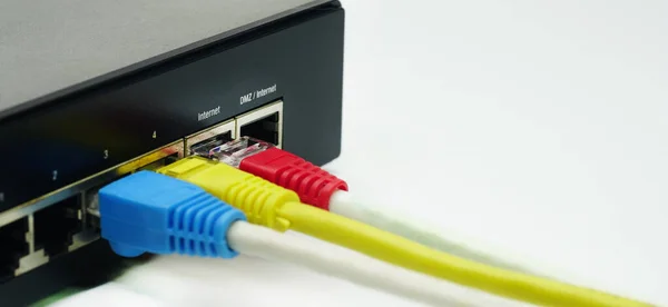 Jaringan Lan Dan Koneksi Internet Kabel Ethernet Rj45 Menghubungkan Router — Stok Foto