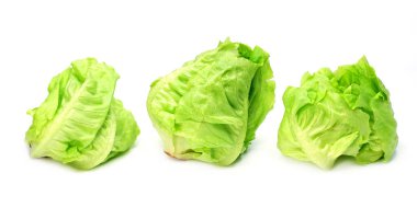 Beyaz arka planda organik salata sebzeleri