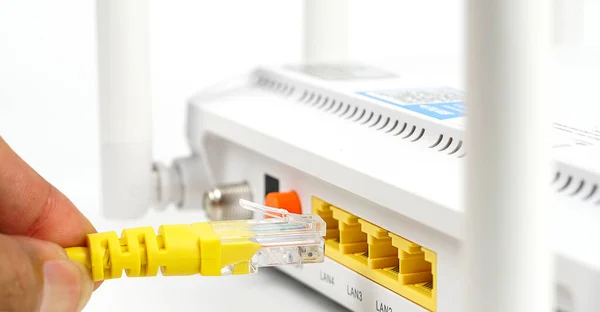 Router Jaringan Dan Kabel Dengan Plug — Stok Foto