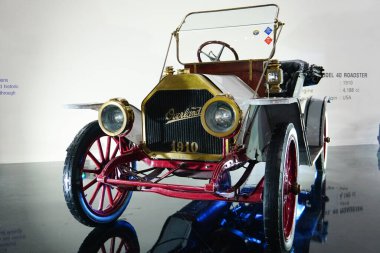 Bangkok, Tayland - 3 Aralık 2020: Antika arabalar, klasik arabalar, zor modifiye edilmiş arabalar sergisi.