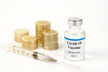 Coronavirus Covid-19 aşısı, koronavirüs aşısı (Covid-19) tıbbi ekipman konsepti. Terapi..      