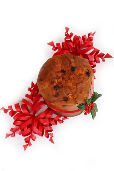 Pastel Tradicional Navidad Italiano Llamado Panettone Con Decoraciones Festivas Rojas — Foto de Stock