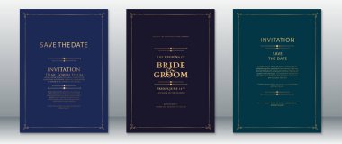Süslü altın kenarları ve koyu deniz, siyah ve yeşil arka planlarda dekoratif unsurları olan lüks ve zarif bir klasik düğün davetiyesi seti. Düğünler, resmi etkinlikler ve lüks kutlamalar için uygun.