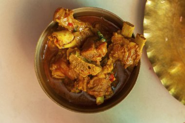 Lezzetli koyun Curry Bengali usulü yemek..