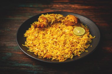 Hindistan 'ın en popüler yemeklerinden birinin seçici odak noktası Biryani..