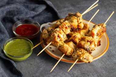 Lezzetli ve Sulu Tavuk Reshmi Kebap Tarifi: Izgara veya Tandoor için mükemmel, Kremalı Baharatlarla marine edilmiş