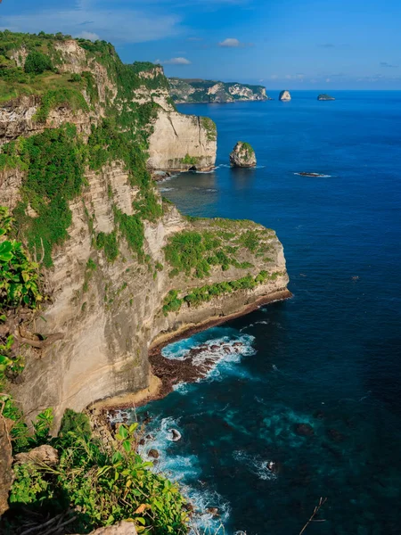Scenic Cliffs Blue Ocean Nusa Penida Island — Stock Photo, Image