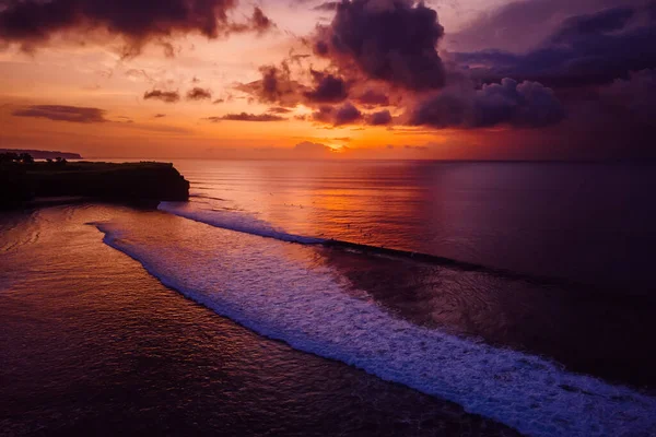 Vista Aérea Del Océano Con Olas Colorido Atardecer Amanecer Bali — Foto de Stock
