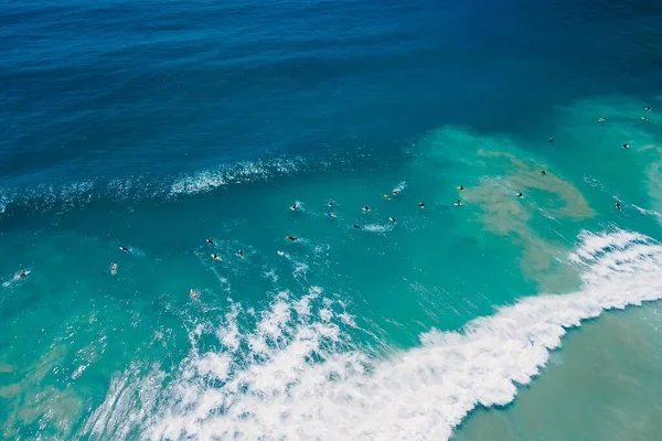 Surfers Blue Ocean Surfboard Waves Aerial View — Stock Photo, Image