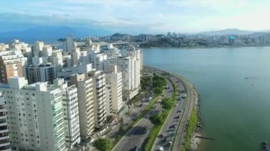 Florianopolis 'in şehir merkezindeki hava manzarası. Şehir manzarası