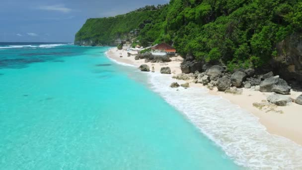 Luftaufnahme Von Blauem Meer Und Luxusstrand Auf Bali Paradiesische Insel — Stockvideo