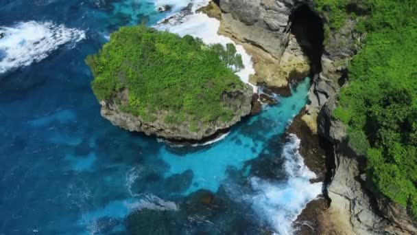 Ocean Landscape Scenic Rocks Blue Ocean Waves Indonesia Aerial View — Vídeo de Stock