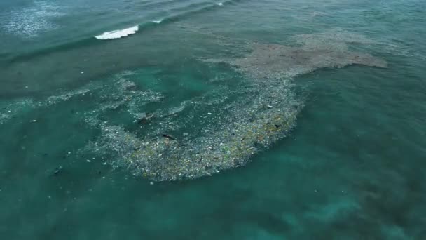 Zanieczyszczenie Oceanu Tworzyw Sztucznych Bali Widok Lotu Ptaka — Wideo stockowe