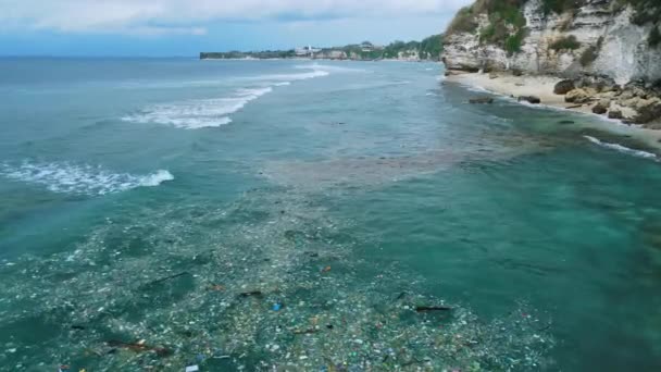Znečištění Oceánů Plastů Bali Znečištění Plastovým Odpadem Letecký Pohled — Stock video