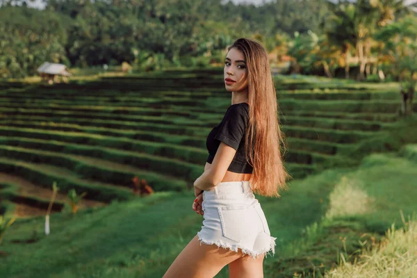 Attractive Young Woman Rise Terraces Morning Sun Light Tropical Bali — Stock Photo, Image