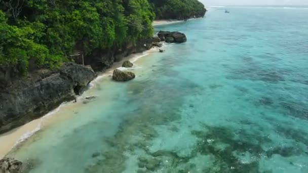 Úžasné Pobřeží Útesy Pláží Modrým Oceánem Letecký Pohled — Stock video