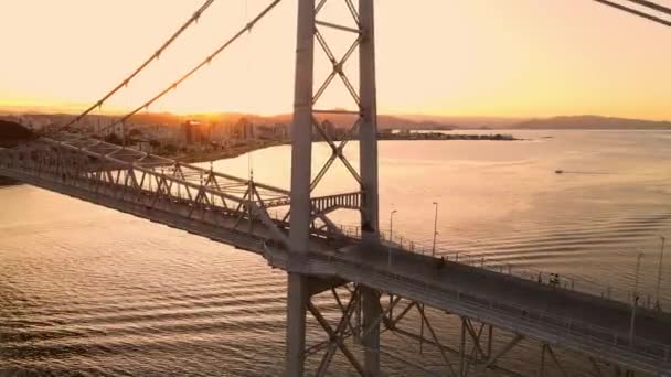 Cable Zůstal Most Teplým Západem Slunce Florianopolis Brazílie Letecký Pohled — Stock video