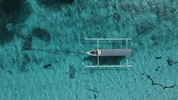 Rybářské Lodě Ubytované Laguně Průzračnou Vodou Ostrově Paradise Letecký Pohled — Stock video