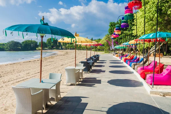 Kavárna Barevnými Deštníky Tropické Pláži Bali Nusa Dua — Stock fotografie
