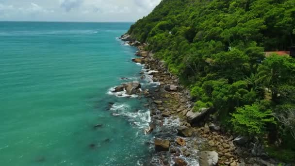 Scénická Pobřeží Kameny Stromy Atlantický Oceán Brazílii Matadeiro Beach Letecký — Stock video