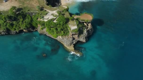 Aerial View Scenic Rock Beach Turquoise Ocean Bali — Stock Video