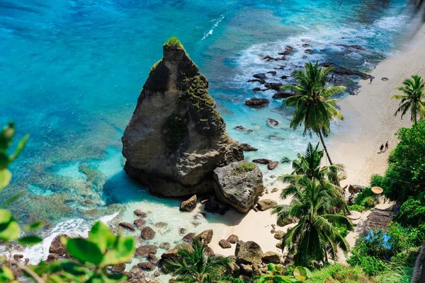 Sandy Beach Rocky Mountains Clear Water Diamond Beach Bali Indonesia — Stock Photo, Image