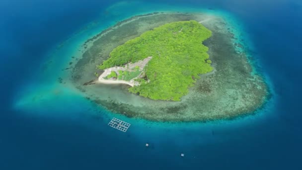 Letecký Pohled Tropickým Ostrovem Průzračně Modrým Oceánem Korálovým Útesem — Stock video