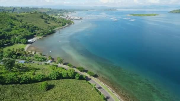 Pobřežní Krajina Rybářskými Čluny Místní Vesnice Oceánu Ostrově Sumbawa Letecký — Stock video