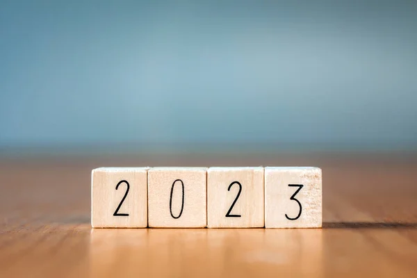 2023 Новый Год Деревянные Блоки 2023 Синем Фоне Начните Новый — стоковое фото